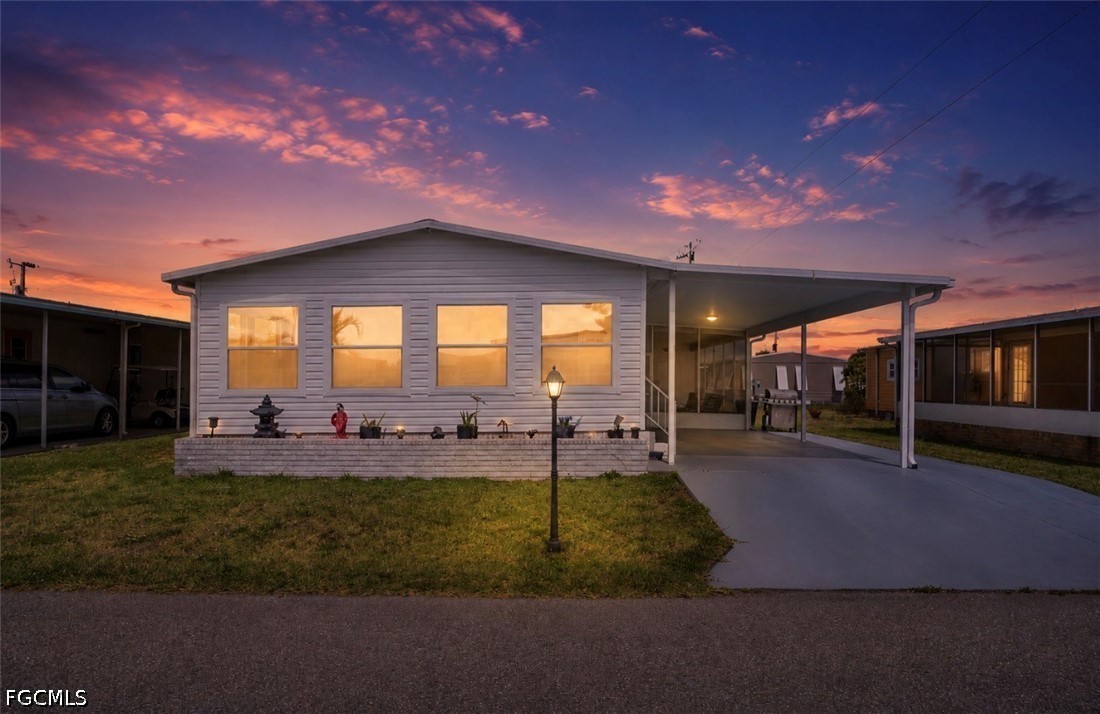2 bed home in North Fort Myers