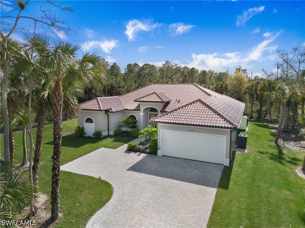 4 bed home in Naples