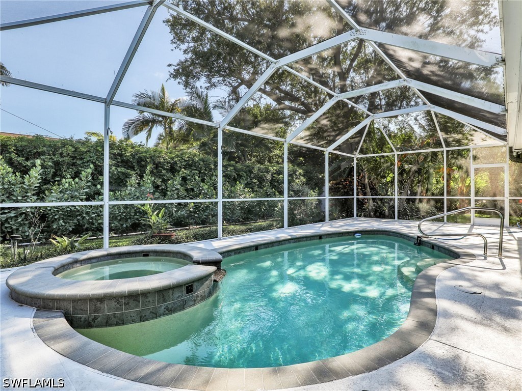 4 bed home in Naples