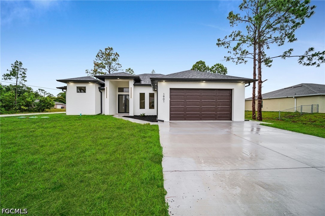 3 bed home in Lehigh Acres
