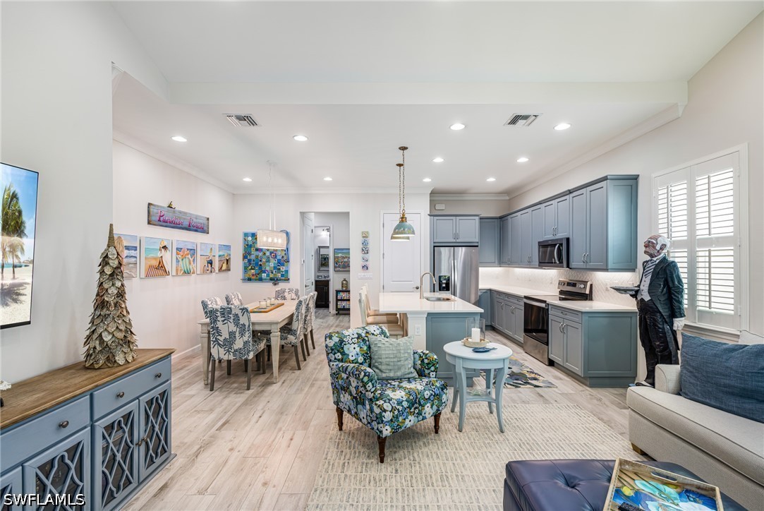 2 bed home in Naples