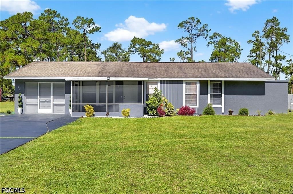 3 bed home in Lehigh Acres