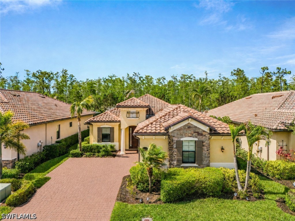 2 bed home in Bonita Springs