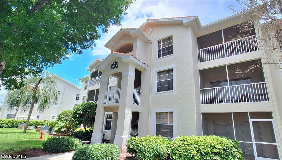 2 bed home in Naples