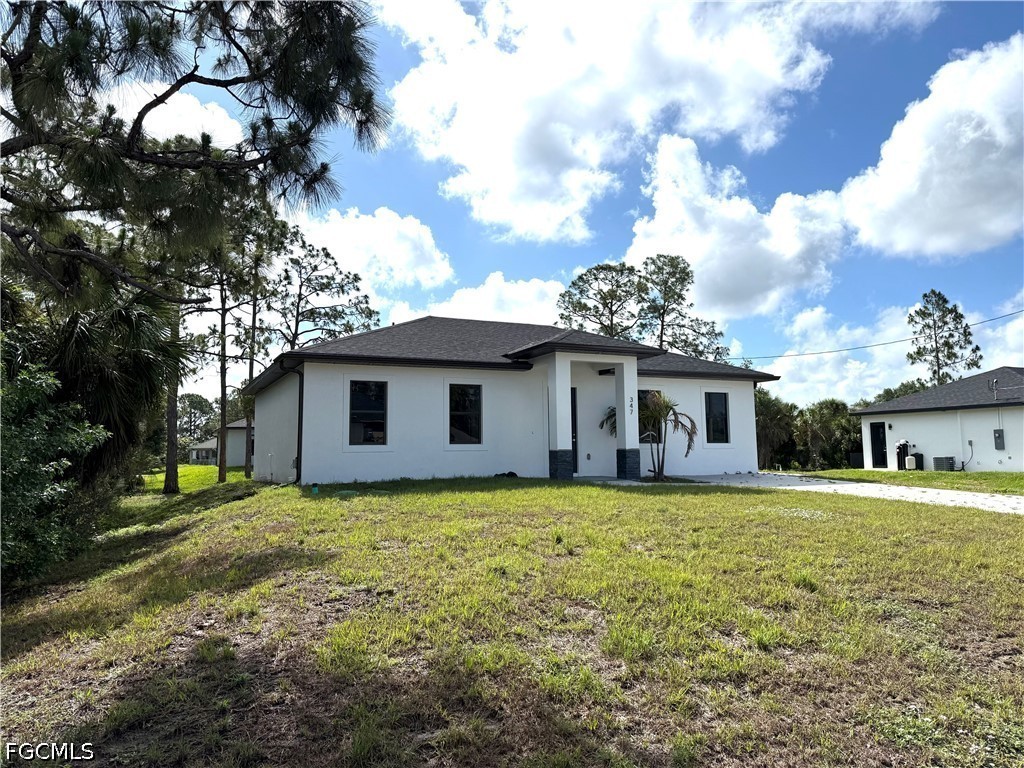 3 bed home in Lehigh Acres