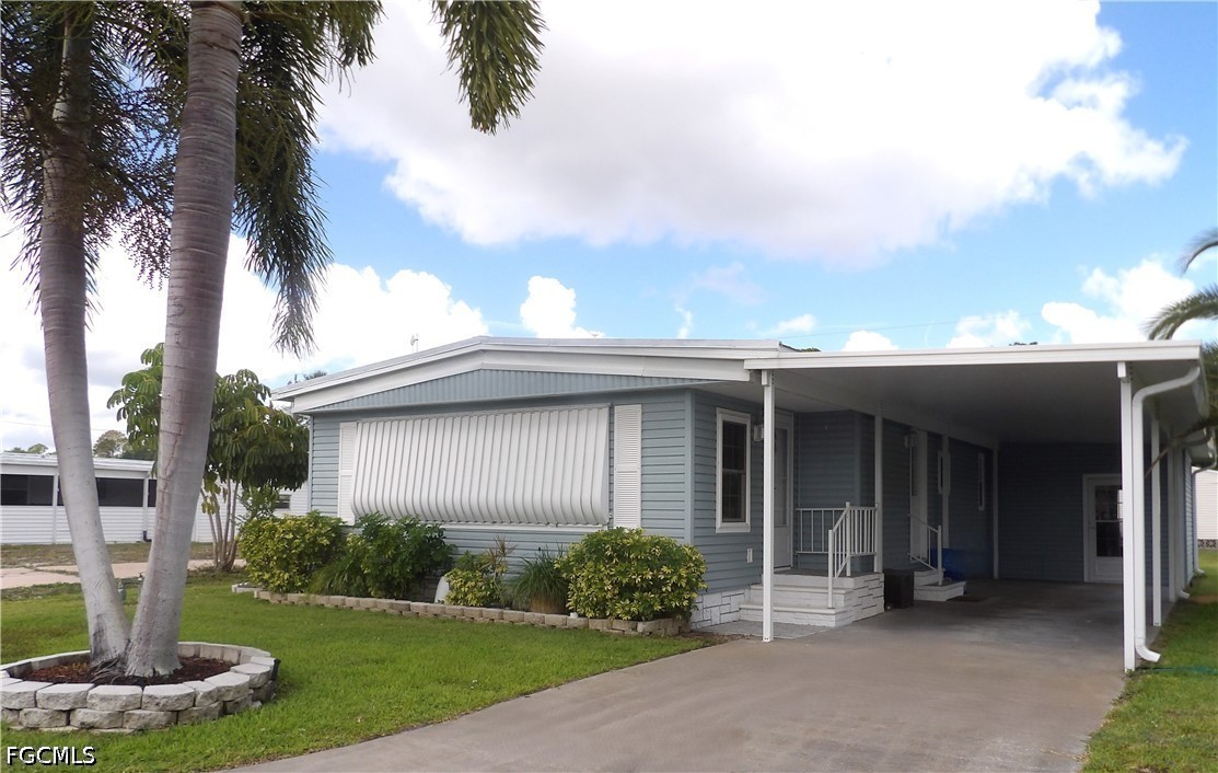 2 bed home in North Fort Myers