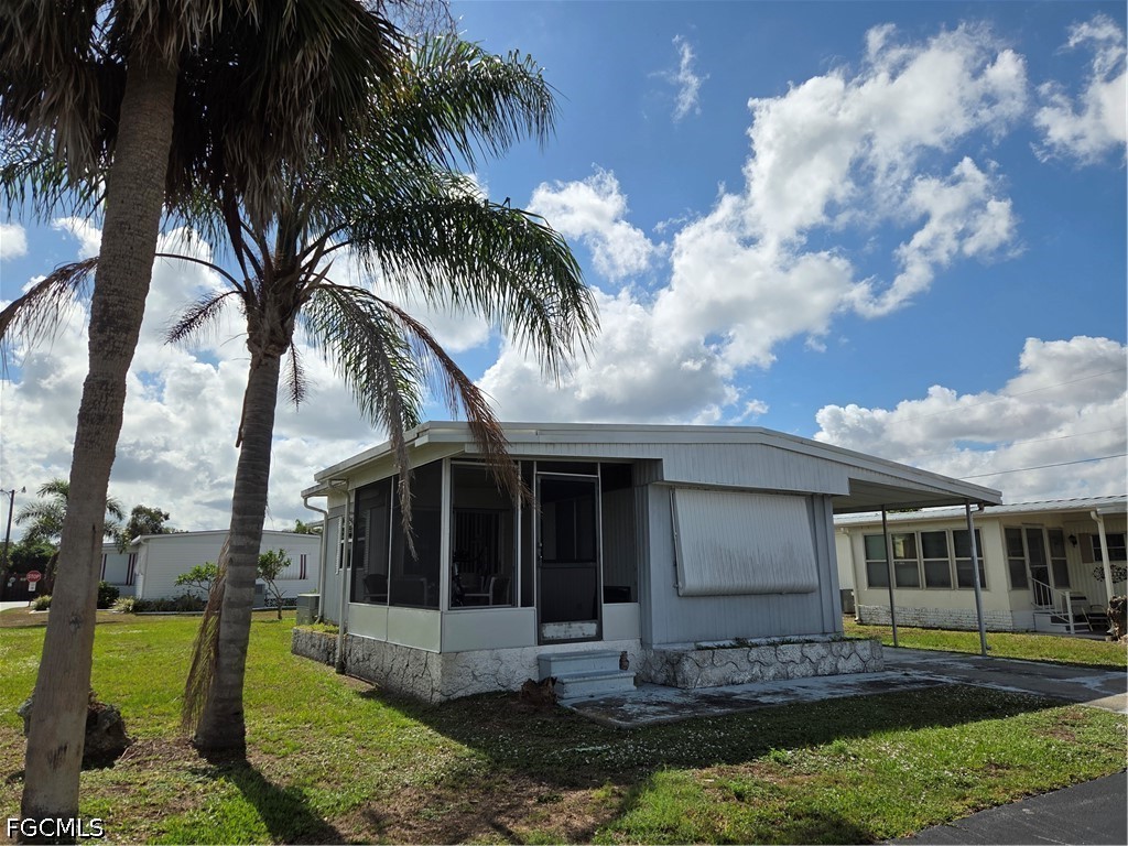 2 bed home in North Fort Myers