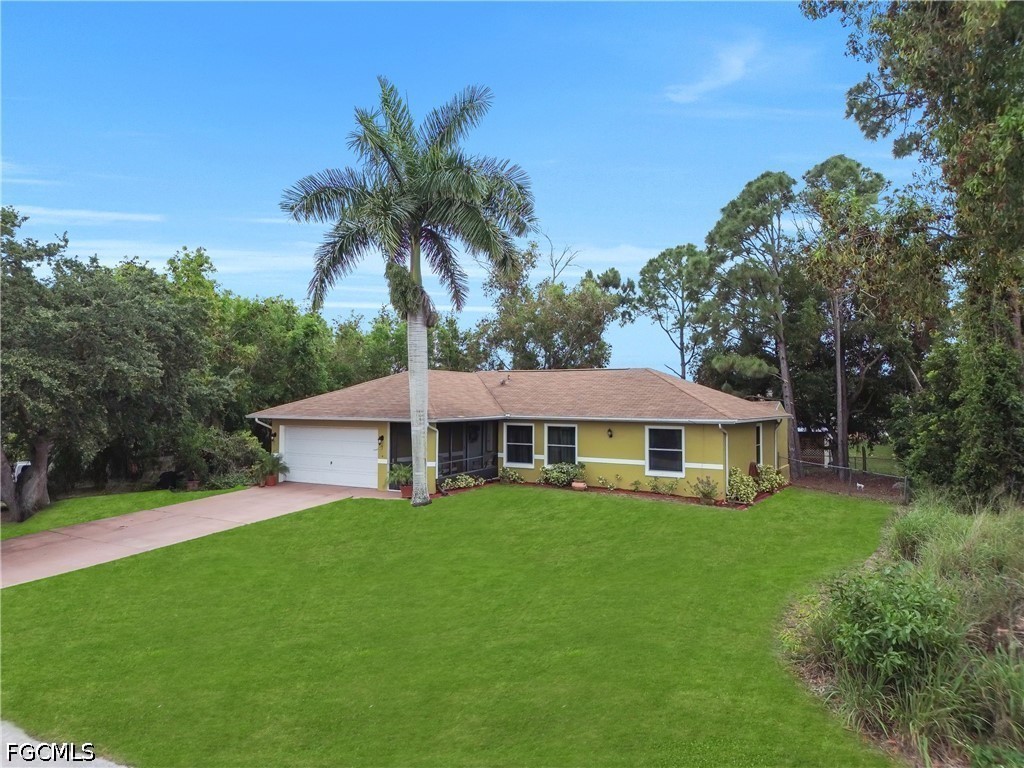 3 bed home in Fort Myers