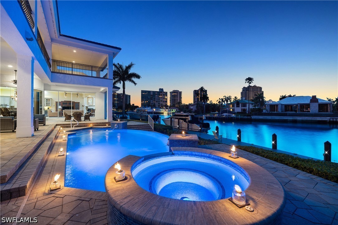 5 bed home in Naples