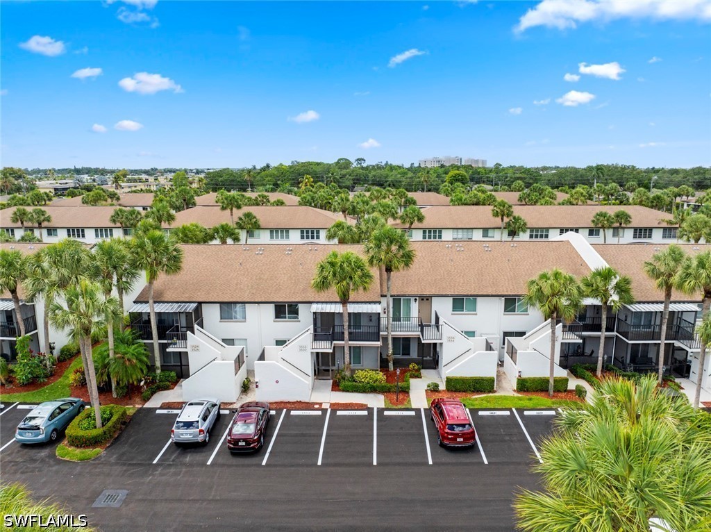 2 bed home in Naples