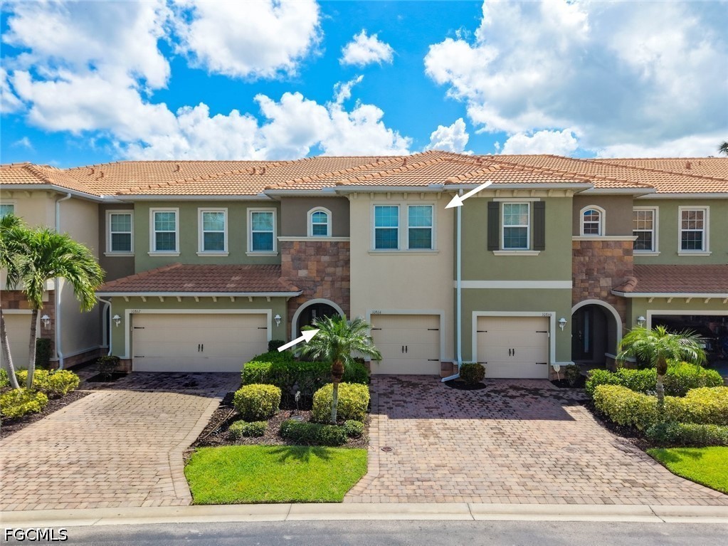 2 bed home in Bonita Springs
