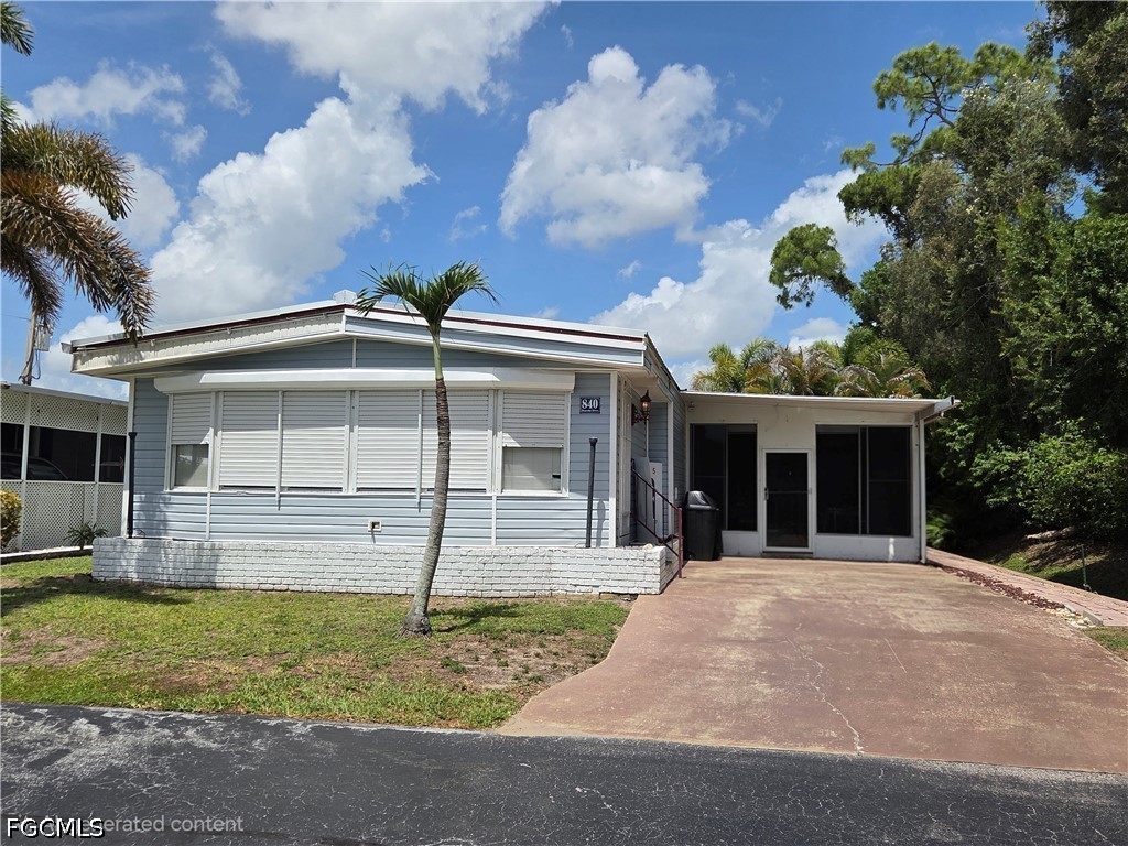 2 bed home in North Fort Myers