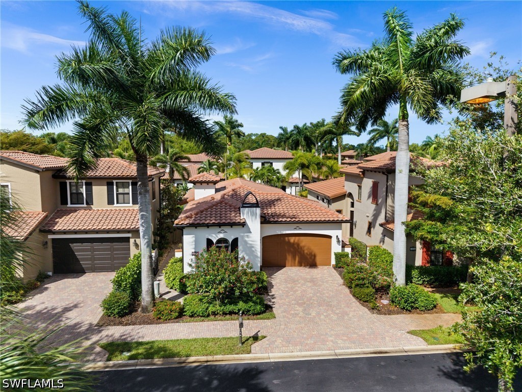 3 bed home in Naples