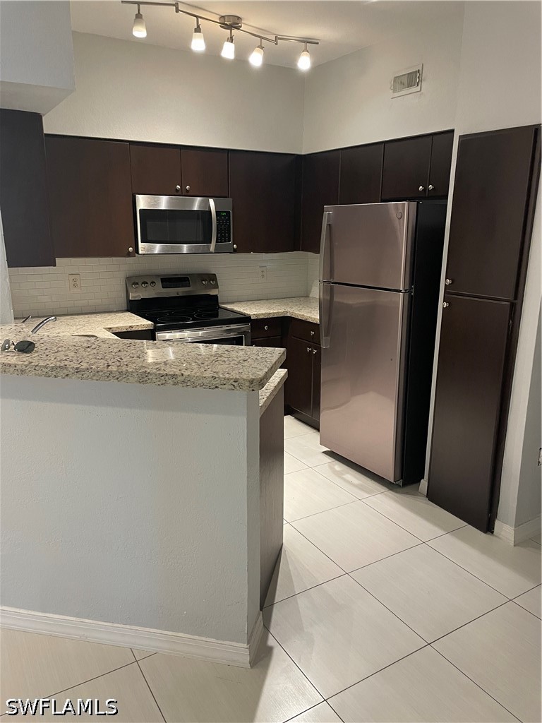 2 bed home in Estero