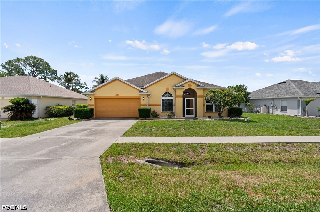 3 bed home in Lehigh Acres