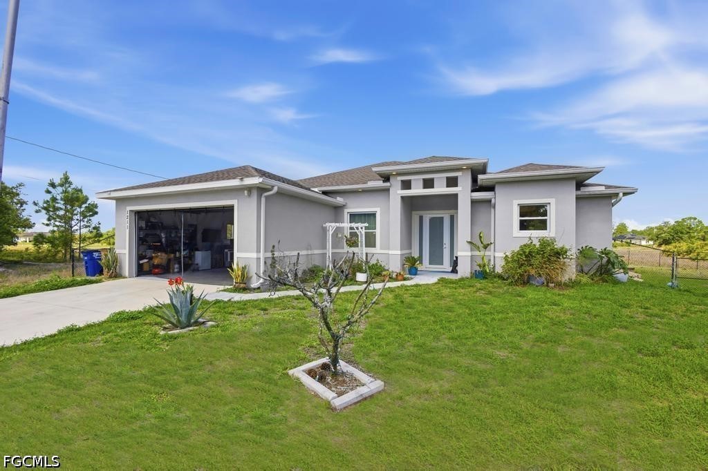 3 bed home in Lehigh Acres