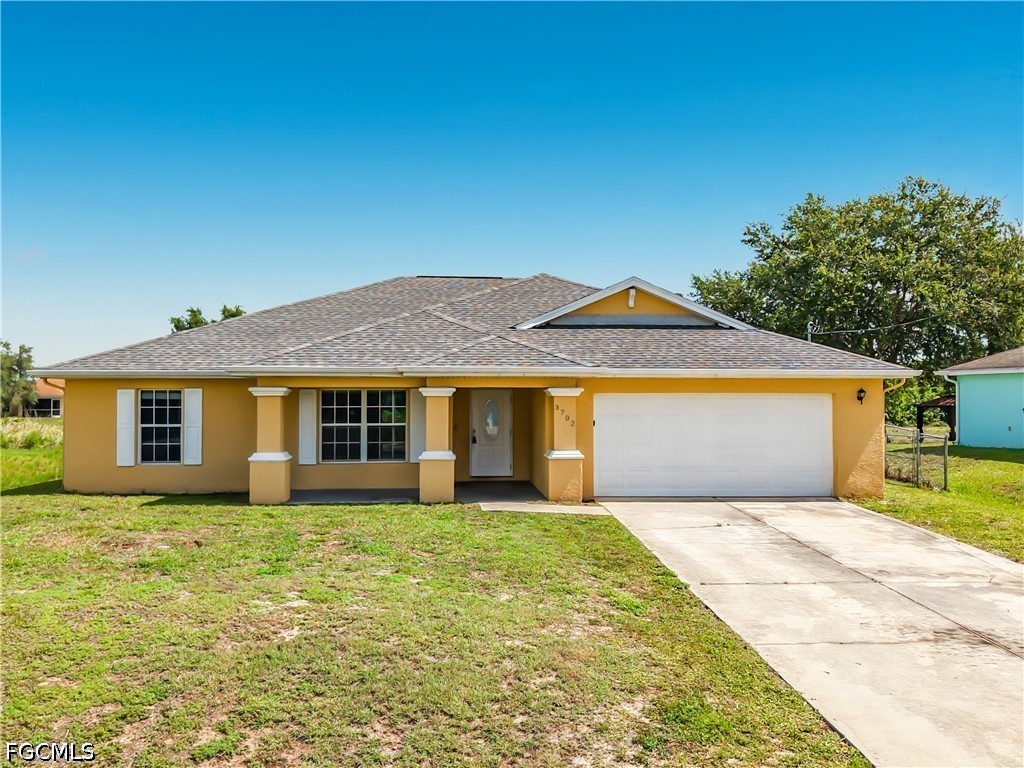 3 bed home in Lehigh Acres