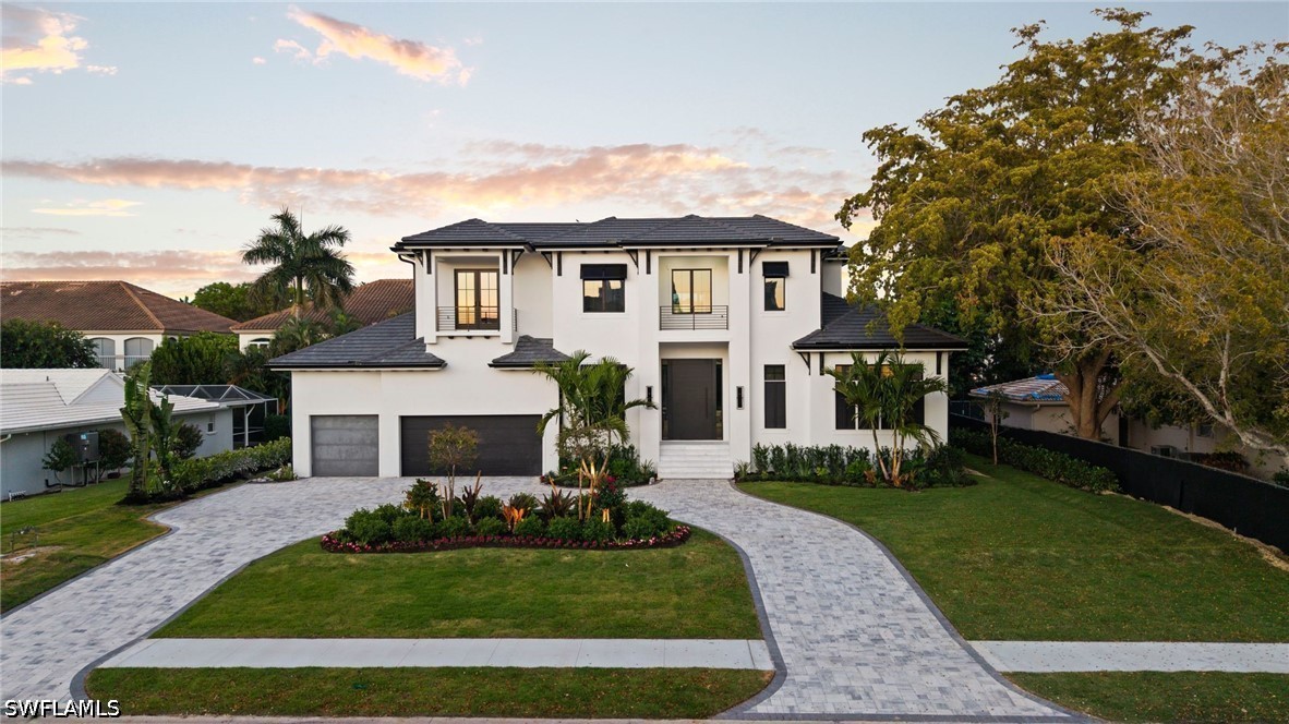 5 bed home in Naples