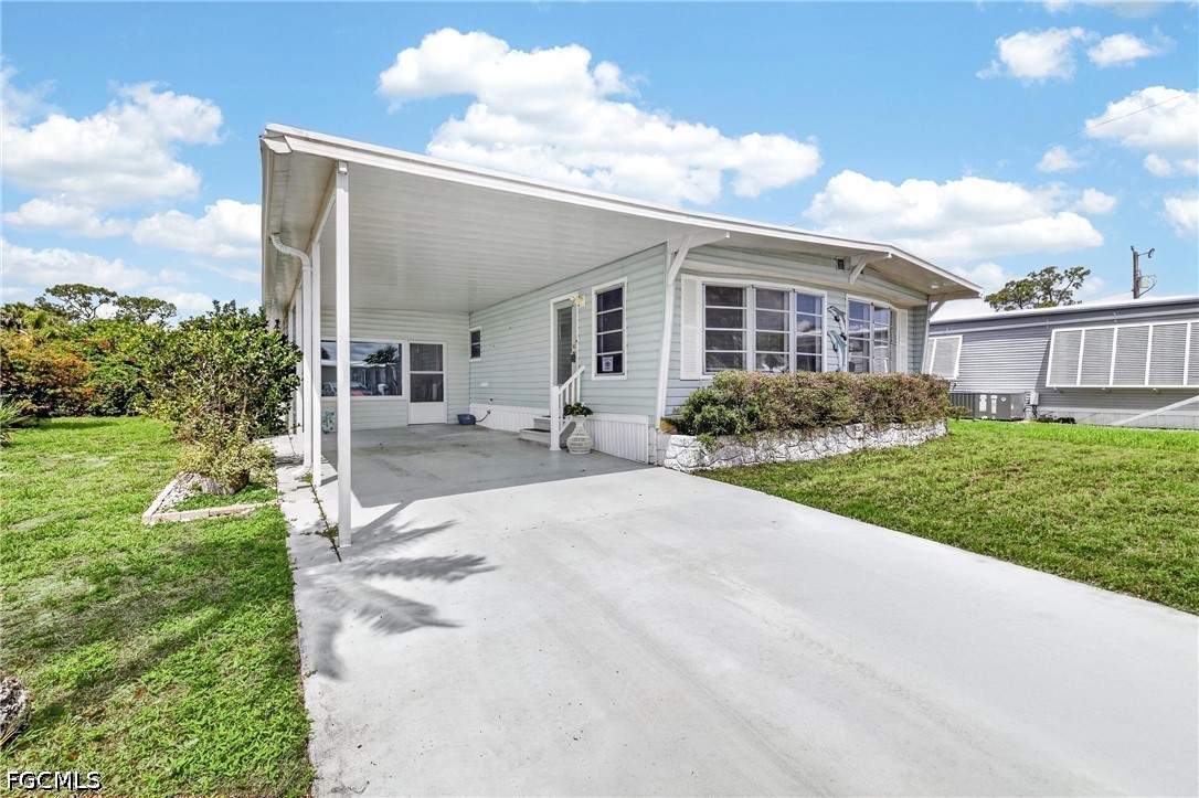 2 bed home in North Fort Myers