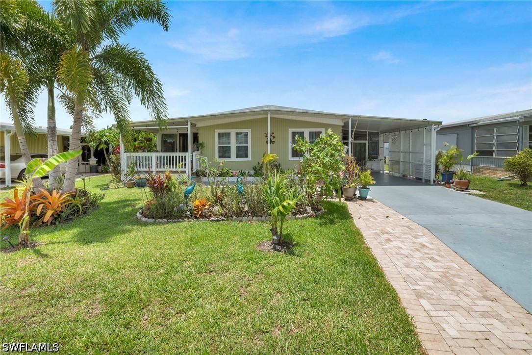 2 bed home in Bonita Springs