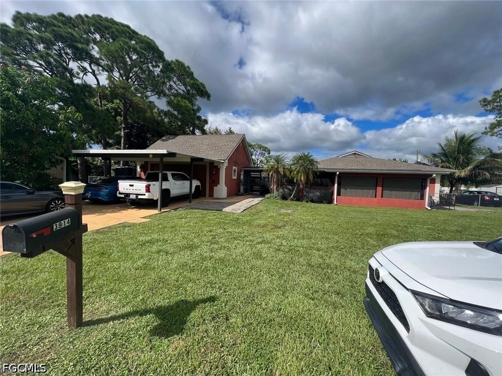 3 bed home in Lehigh Acres