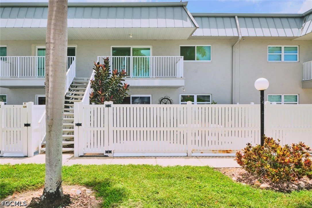 2 bed home in Fort Myers