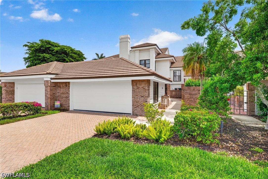 2 bed home in Naples