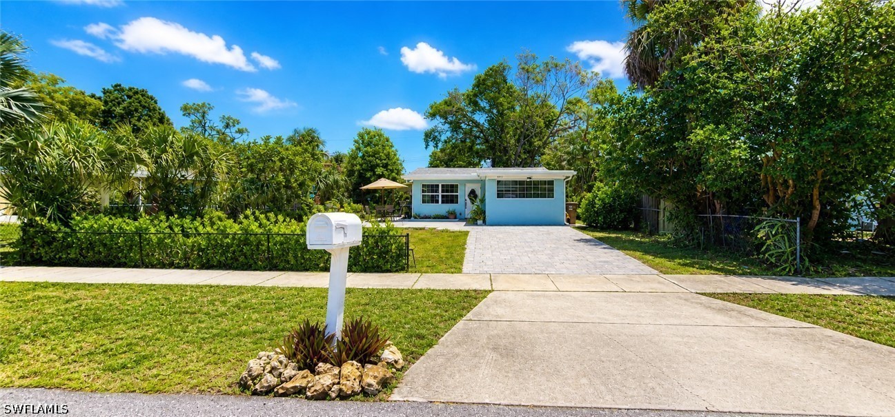 2 bed home in Fort Myers