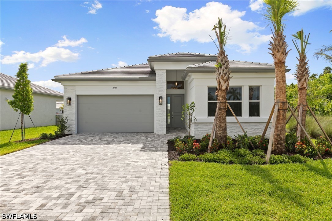2 bed home in Naples