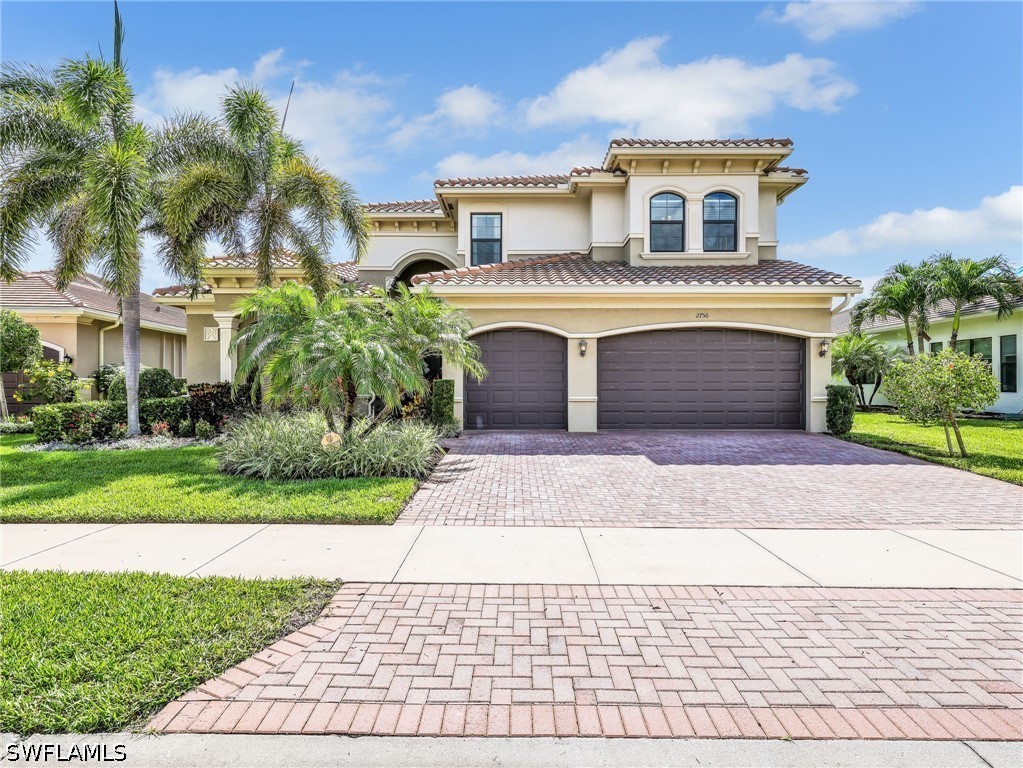 6 bed home in Naples