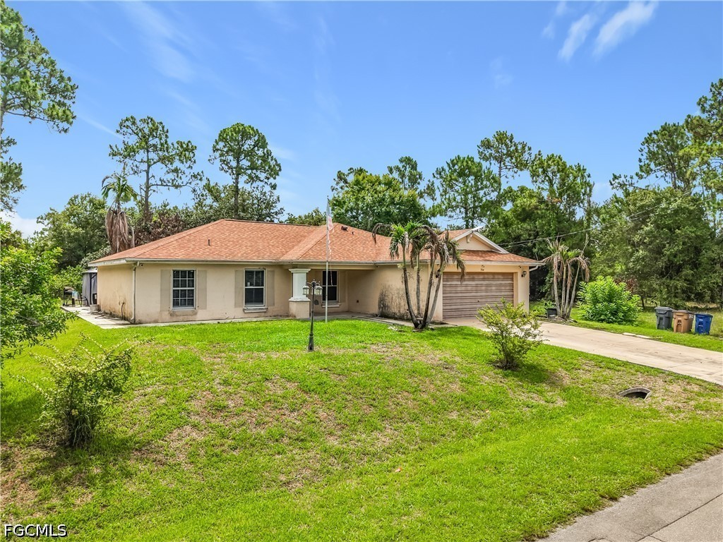3 bed home in Lehigh Acres