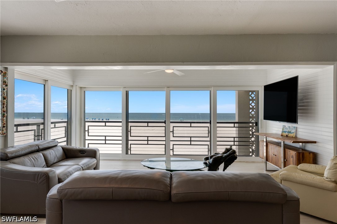 2 bed home in Fort Myers Beach