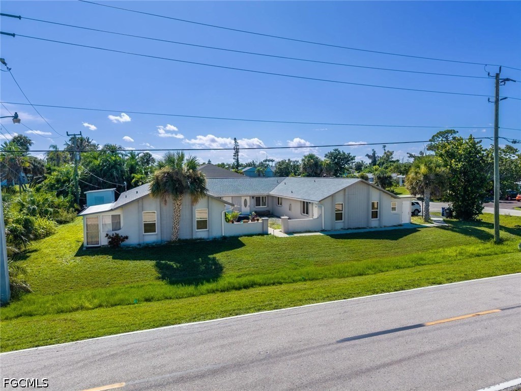 2 bed home in Fort Myers