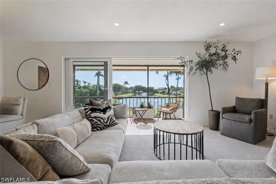 2 bed home in Naples
