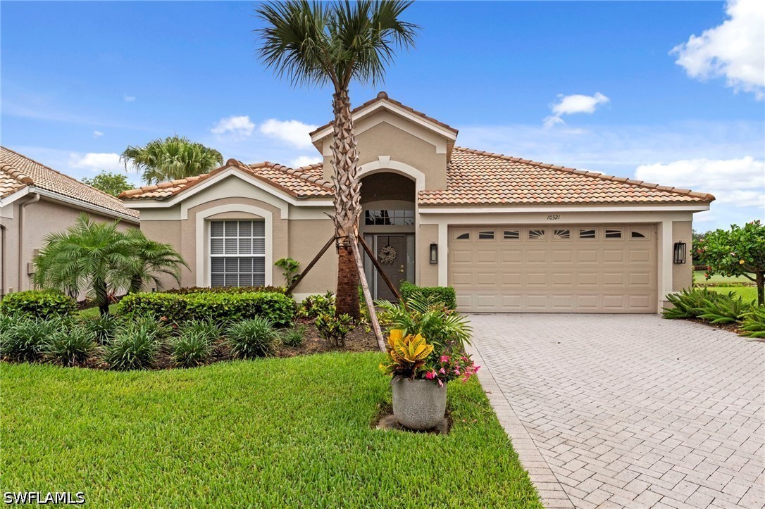 2 bed home in Estero