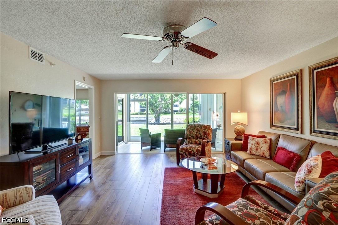 2 bed home in Fort Myers