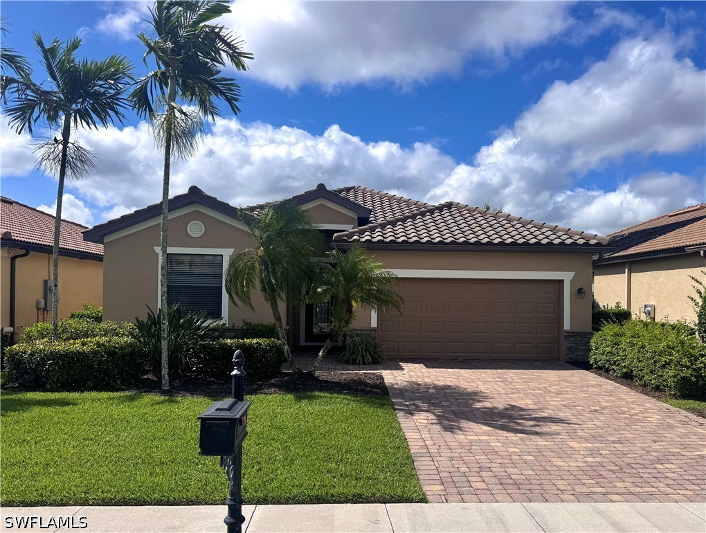 4 bed home in Estero