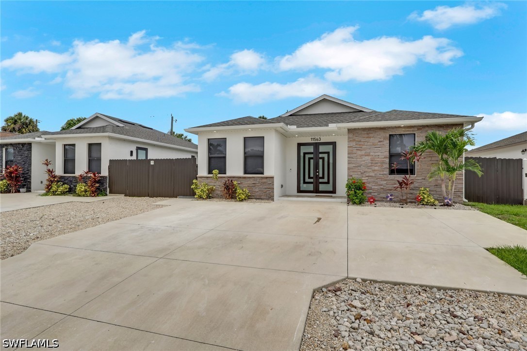 3 bed home in Bonita Springs