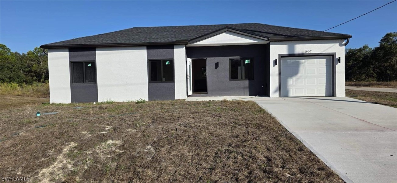 3 bed home in Lehigh Acres