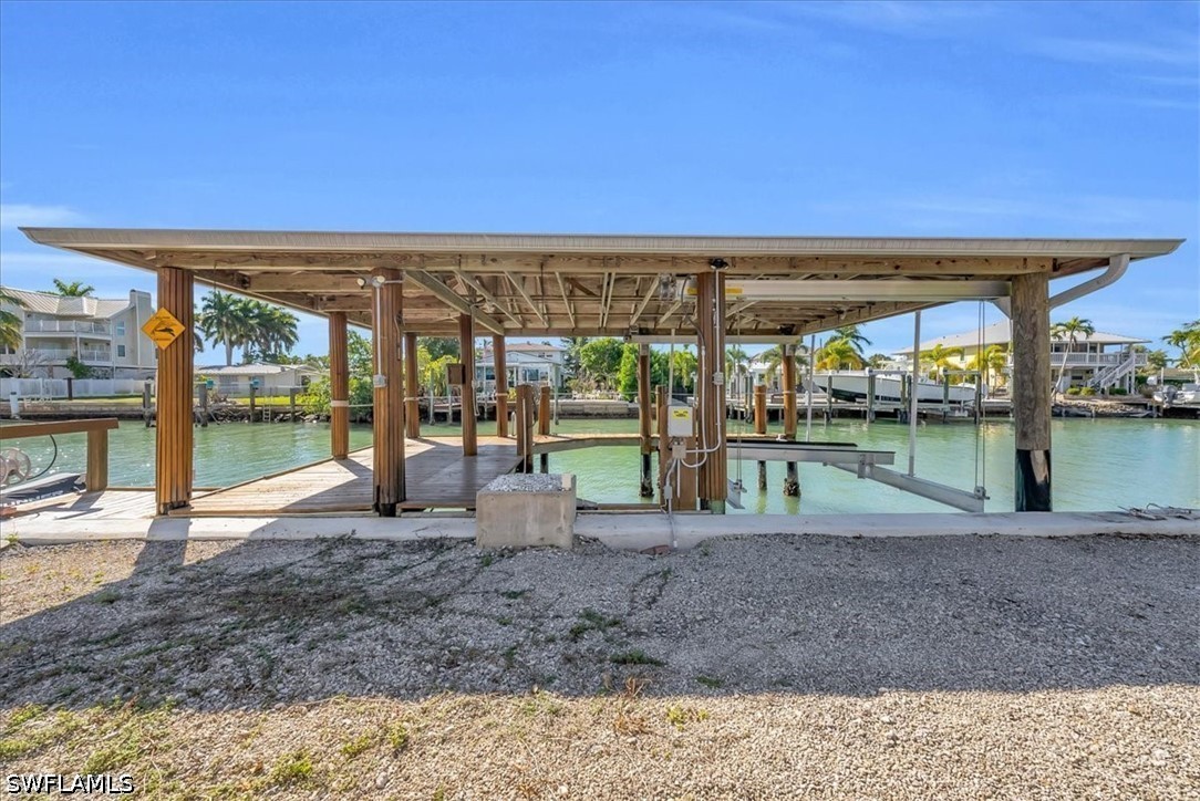 2 bed home in Naples