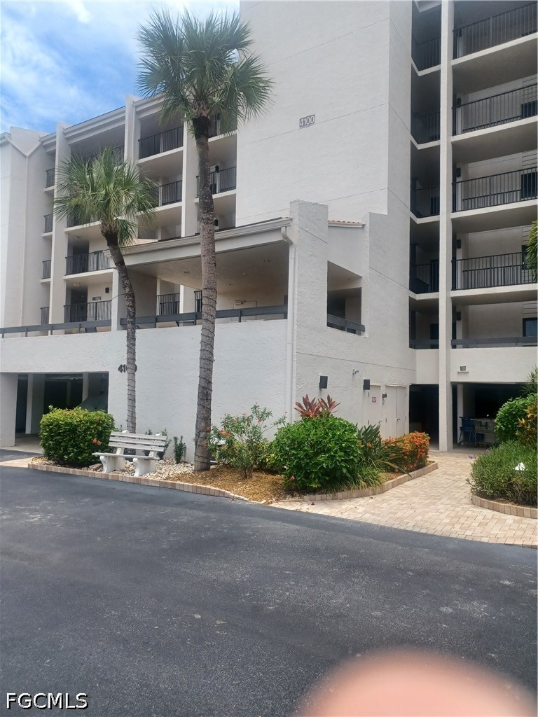 2 bed home in Fort Myers
