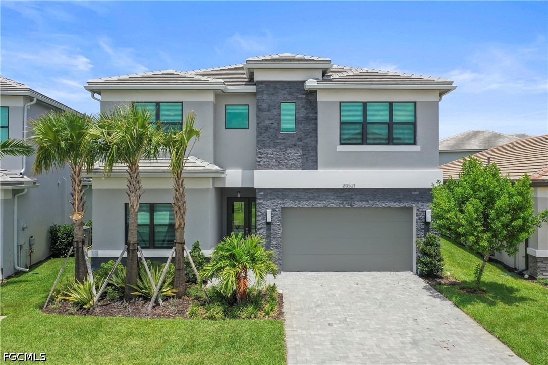 4 bed home in Estero