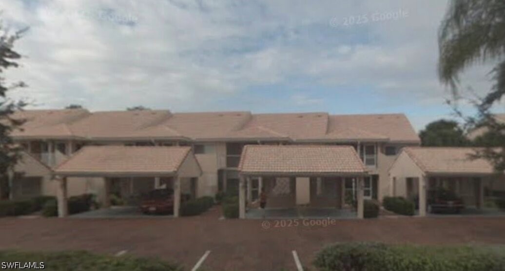 2 bed home in Naples