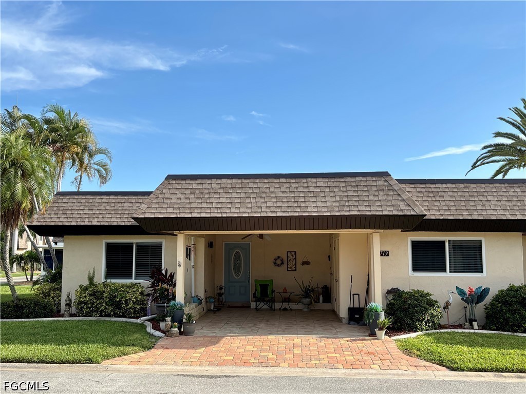 2 bed home in Fort Myers