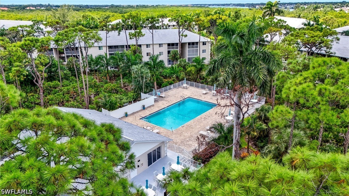 2 bed home in Naples