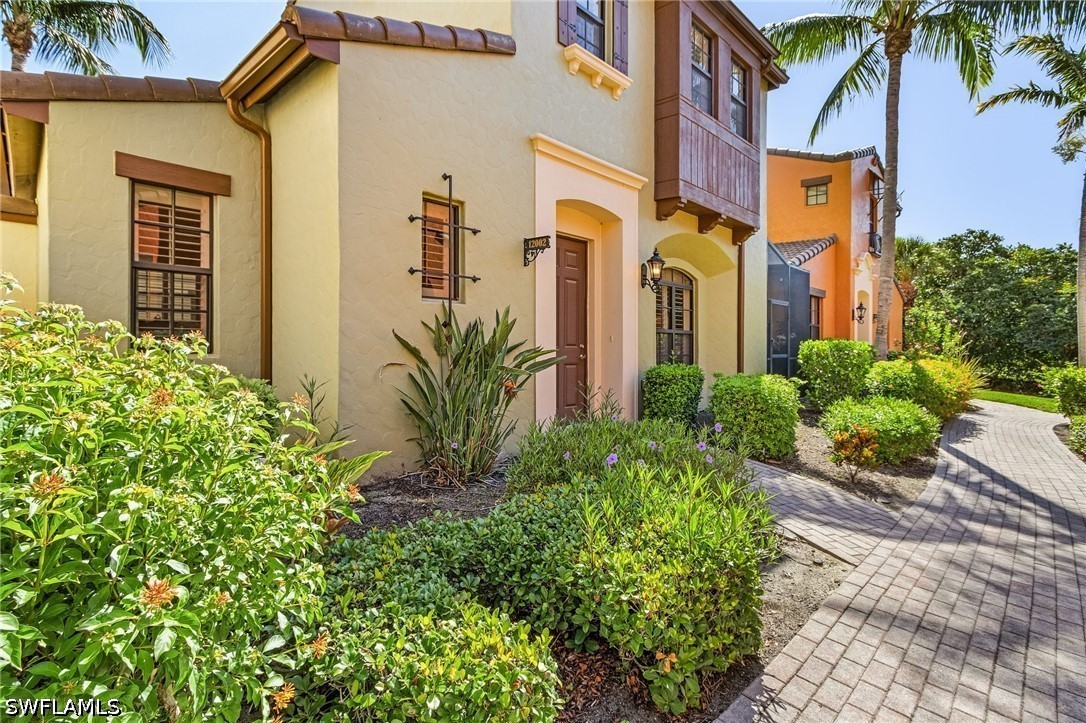 2 bed home in Naples