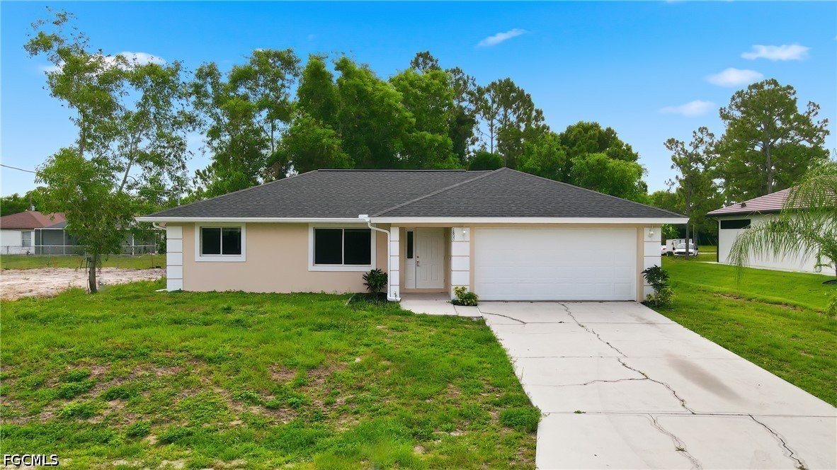 3 bed home in Lehigh Acres