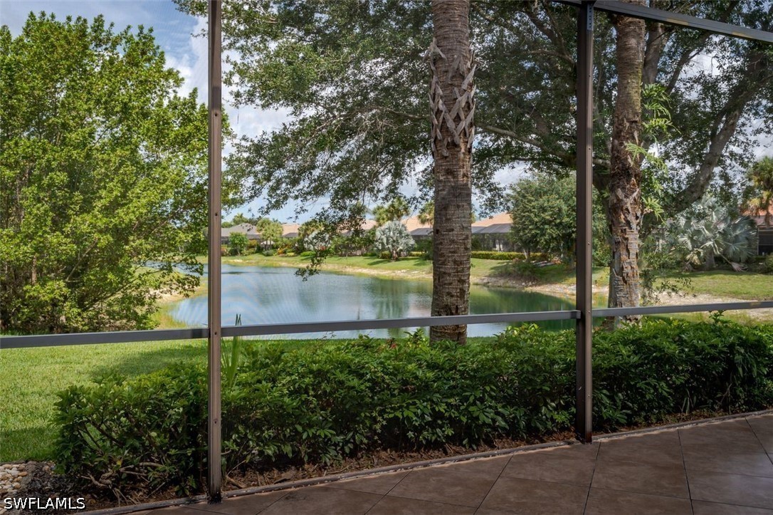 2 bed home in Naples