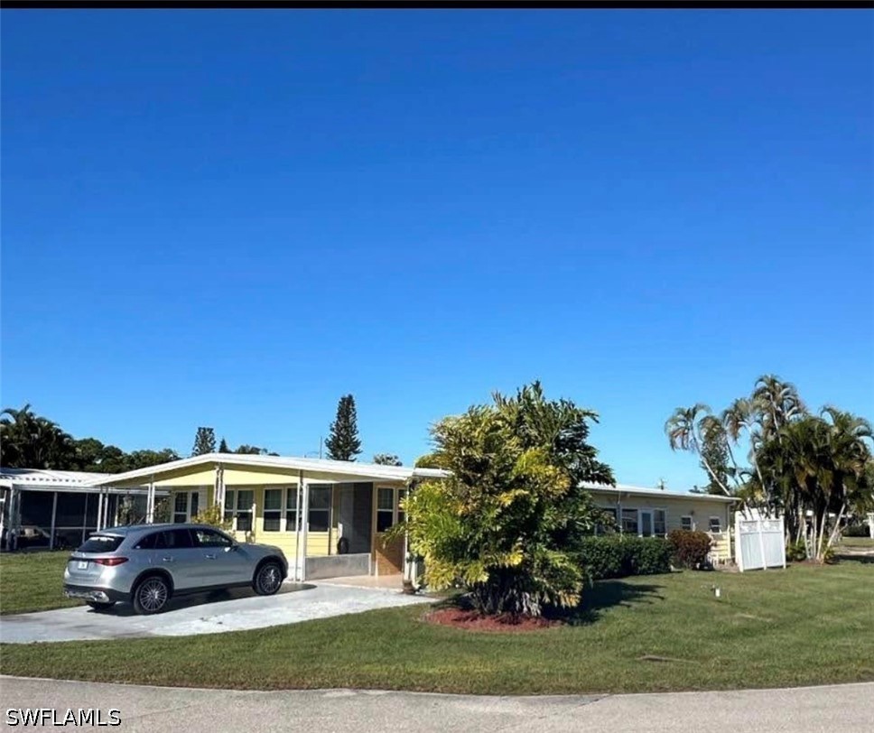 2 bed home in Bonita Springs