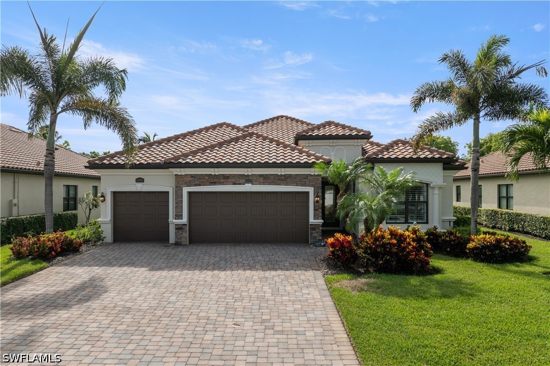 4 bed home in Naples
